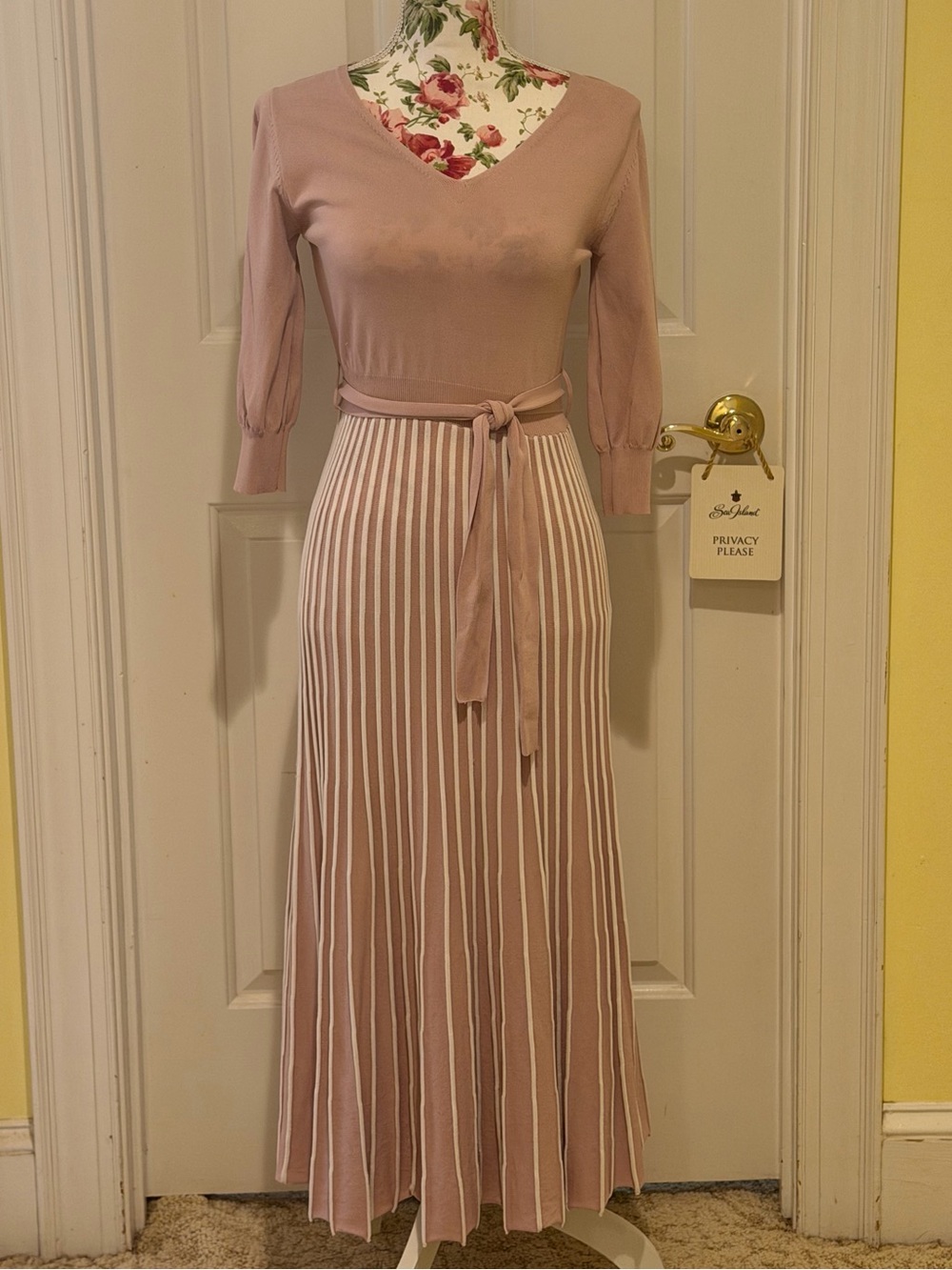 Chicwish Blush Pink V-Neck Knit Dress with Tie Waist - size M